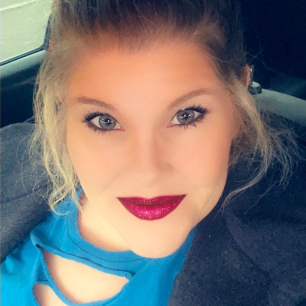 Meet your Posher, Suzie